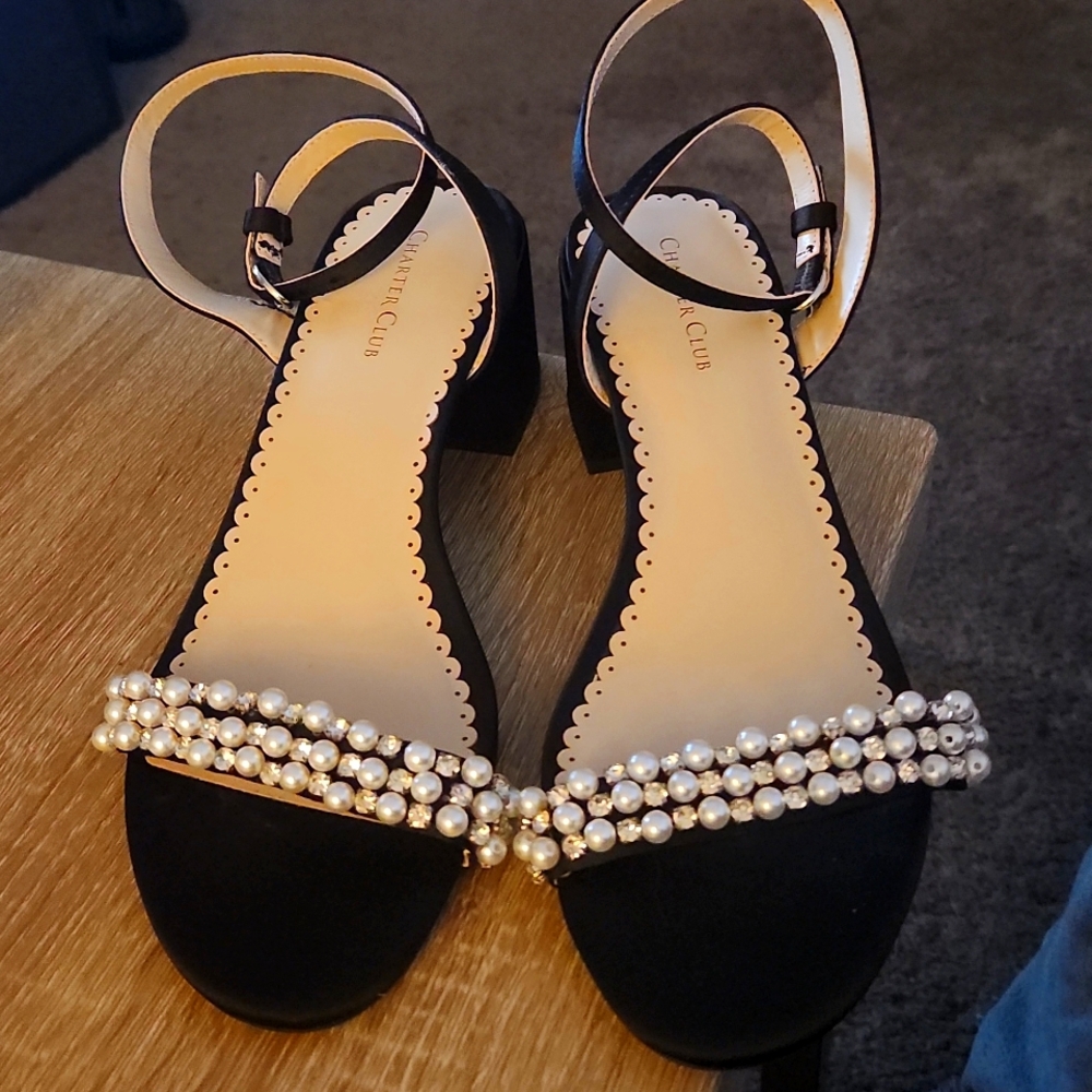 Size 9 black womens heels with pearl details